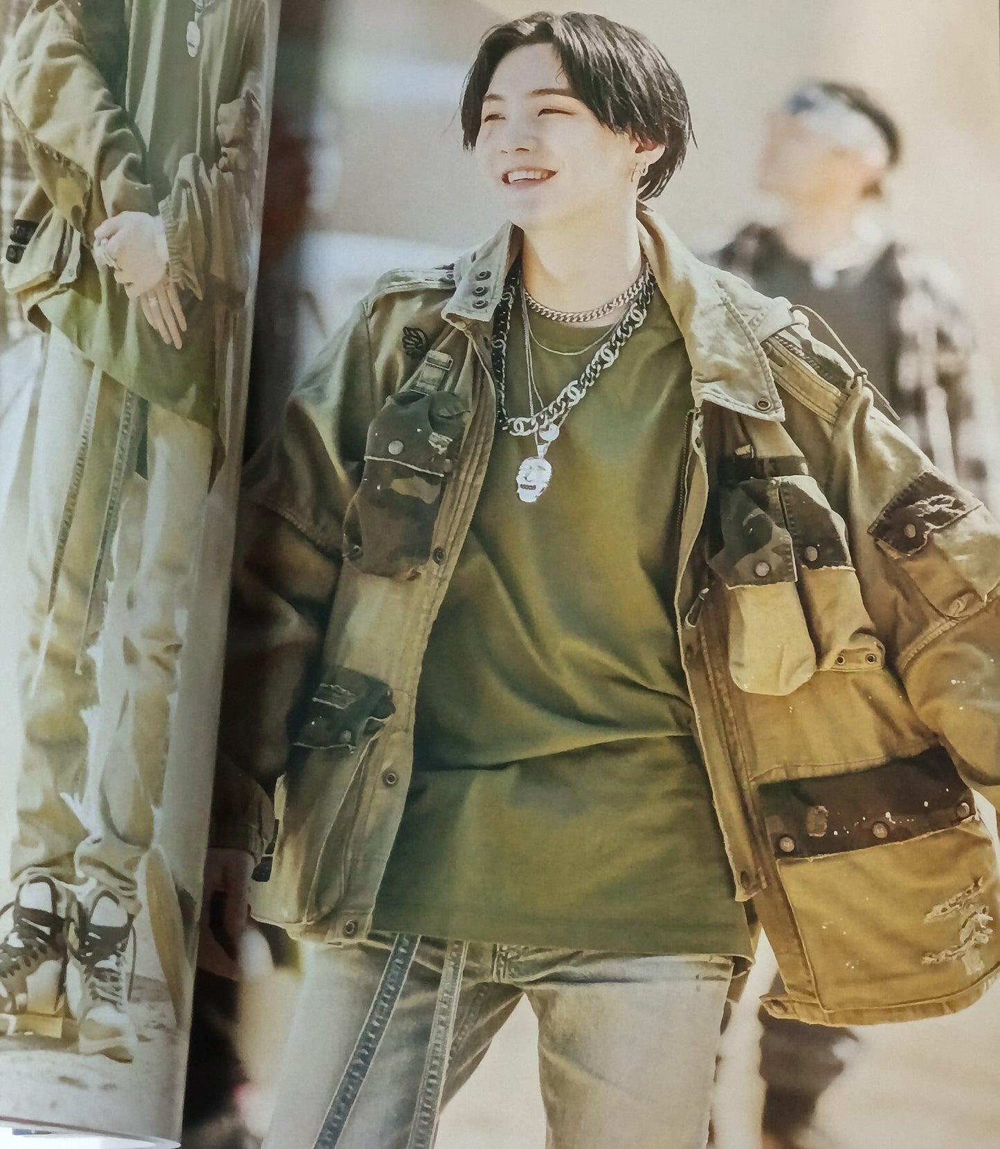 SUGA PHOTO BOOK. AUGUST-D TOUR